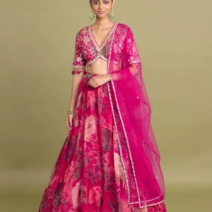 Gulrangi Mehfil – Signature Mehendi Lehenga